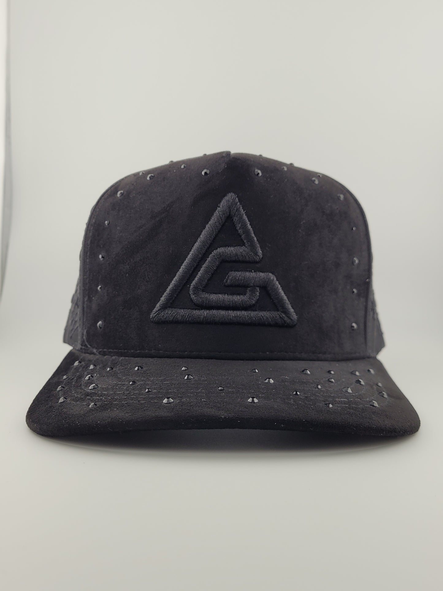 snapback hat OUTGOING STYLE,  by GIL LEGION
