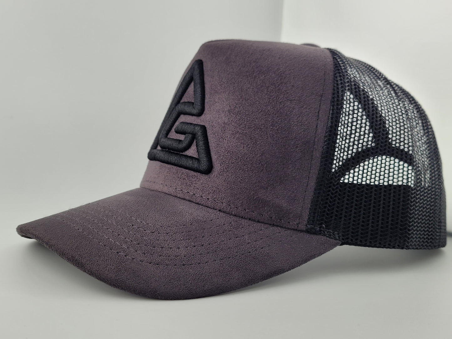 PREMIUM QUALITY SEUDE TRUKER HAT