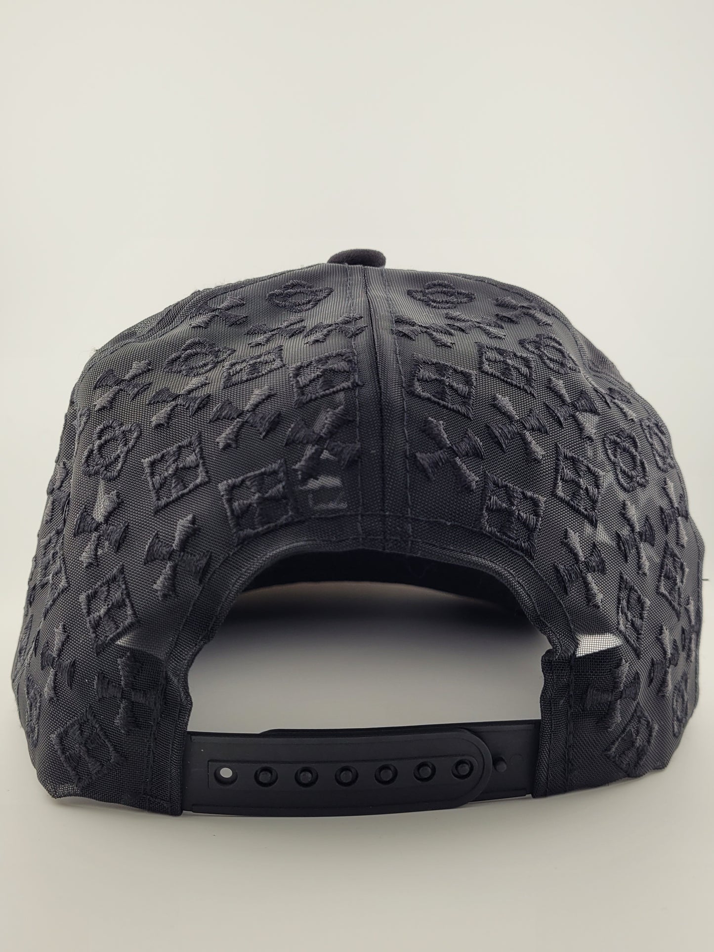 snapback hat OUTGOING STYLE,  by GIL LEGION